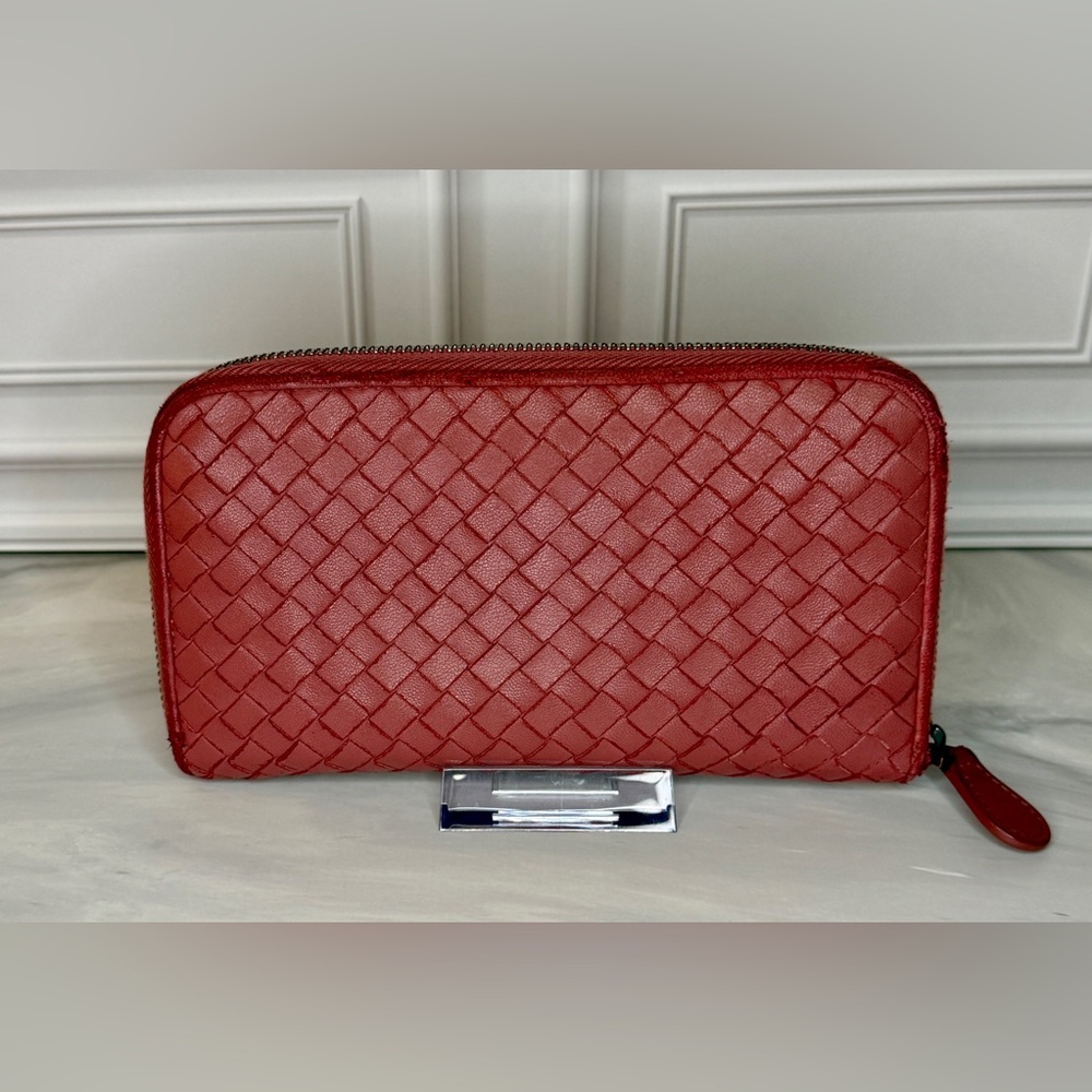 Bottega Veneta Dusty Rose Intrecciato Leather Long Zip Wallet | Full Inclusion - Picture 4 of 14